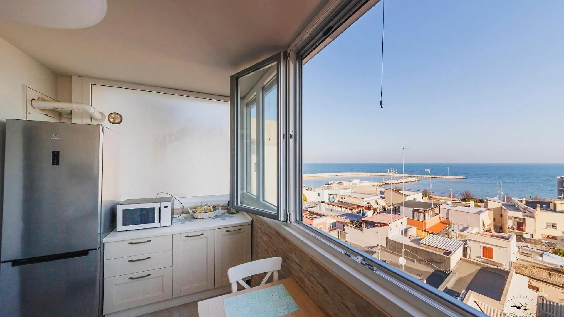 Wow Waterfront Apartment Μπάρι